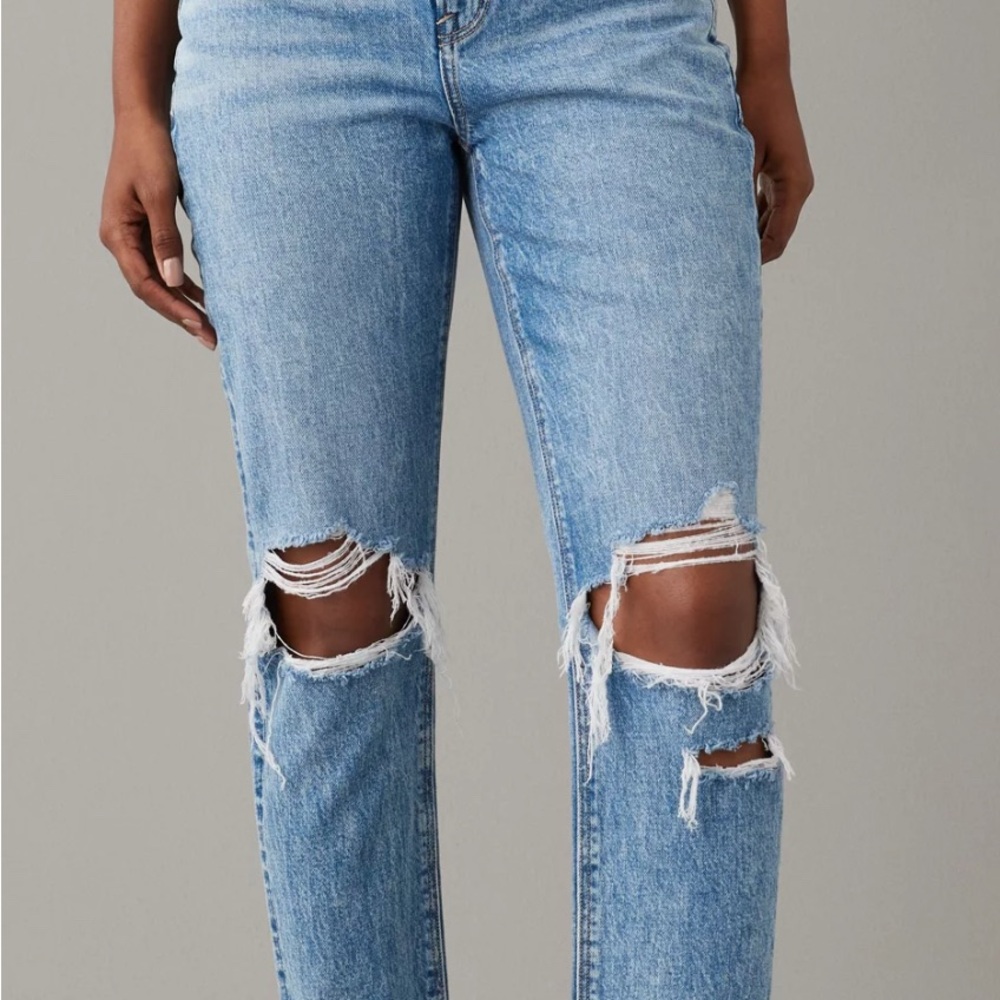 American Eagle Outfitters Mom Jean